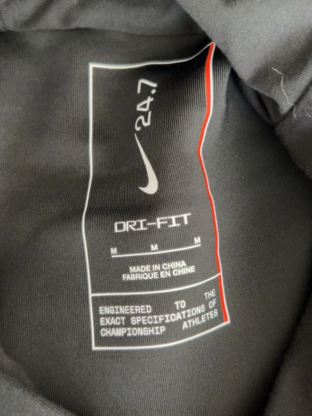 Nike 24.7 ImpossiblySoft Hoodie. Men’s Size Medium - Picture 3 of 3